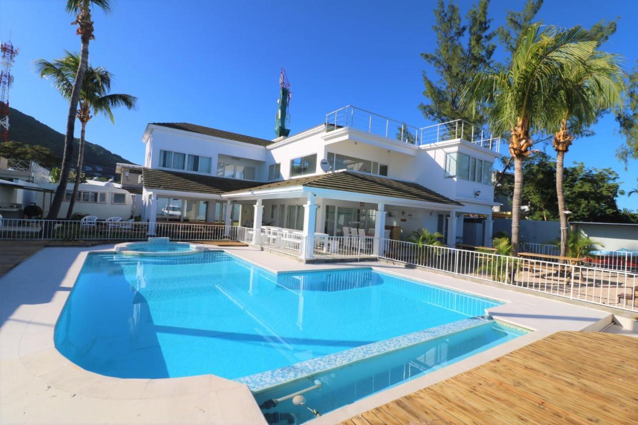 The Beach House - West Coast Mauritius Рівьєр-Нуар Екстер'єр фото